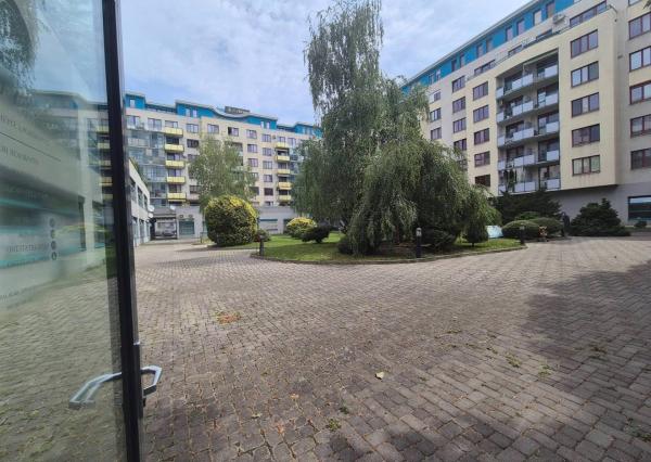 Na predaj obchodný priestor v polyfunkčnej budove, Vajnorská ul.