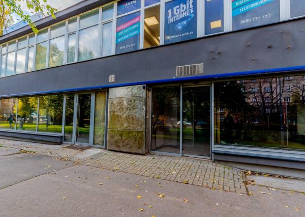 Obchodný priestor, 345 m², Račianska ulica, BA III-Nové Mesto, ihneď 