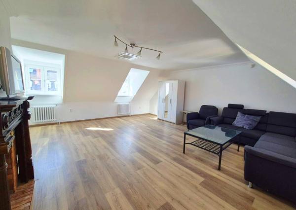 Na prenájom nádherný a štýlový 4-izbový byt, Klariská ulica, ihneď 