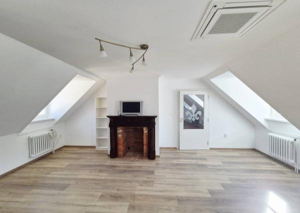 Na prenájom nádherný a štýlový 4-izbový byt, Klariská ulica, ihneď 