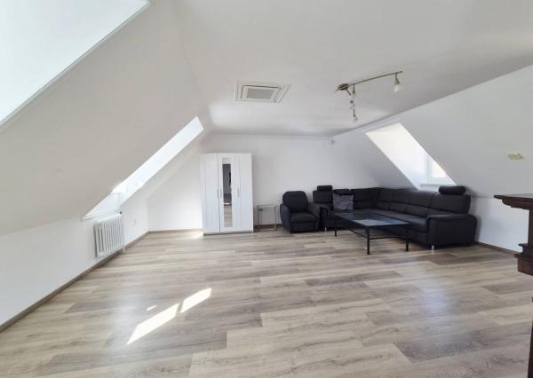 Na prenájom nádherný a štýlový 4-izbový byt, Klariská ulica, ihneď 