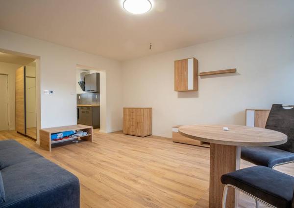 Štýlový 1-izbový byt v novostavbe s parkovacím miestom – Partizánske, 