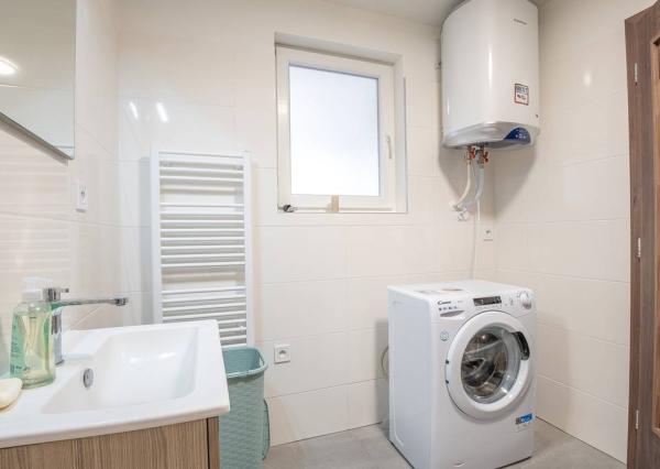 Štýlový 1-izbový byt v novostavbe s parkovacím miestom – Partizánske, 