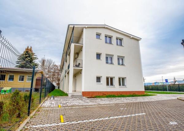 Štýlový 1-izbový byt v novostavbe s parkovacím miestom – Partizánske, 