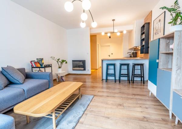 NA PREDAJ  Luxusný 2-izbový byt s dvoma balkónmi, garážou, Hrachová