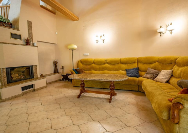 Krásny 7-izbový RD, 328 m² + 1389 m² pozemok, Trebostovo, okres Martin