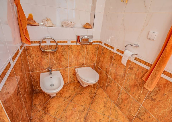 Krásny 7-izbový RD, 328 m² + 1389 m² pozemok, Trebostovo, okres Martin