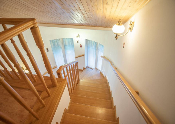 Krásny 7-izbový RD, 328 m² + 1389 m² pozemok, Trebostovo, okres Martin