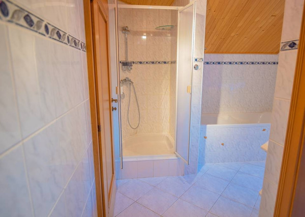 Krásny 7-izbový RD, 328 m² + 1389 m² pozemok, Trebostovo, okres Martin