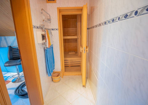 Krásny 7-izbový RD, 328 m² + 1389 m² pozemok, Trebostovo, okres Martin