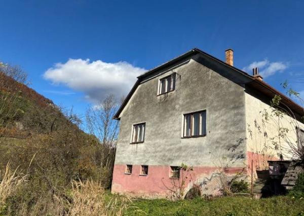 Predám Rodinný Dom Košecké Podhradie, pozemok 1980 m2