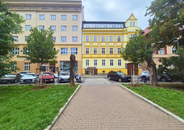 Na prenájom administratívny priestor, 137 m², Jakubovo nám., Staré Mes