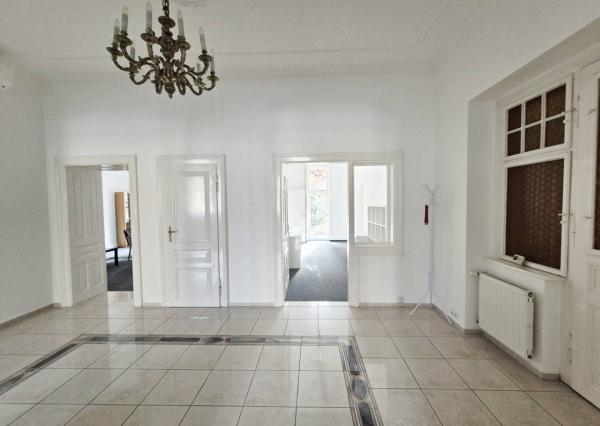 Na prenájom administratívny priestor, 137 m², Jakubovo nám., Staré Mes