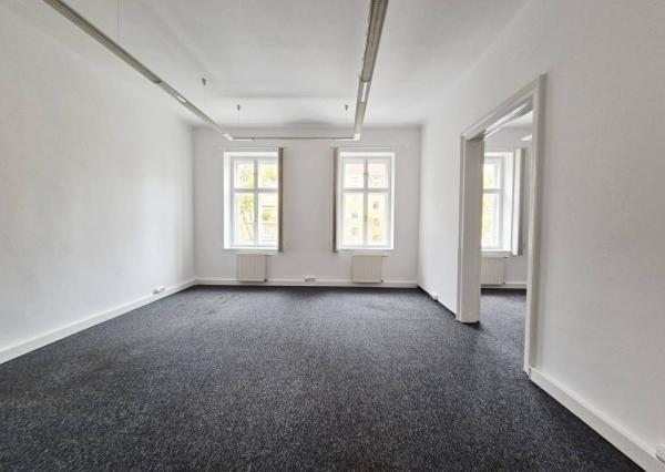 Na prenájom administratívny priestor, 137 m², Jakubovo nám., Staré Mes