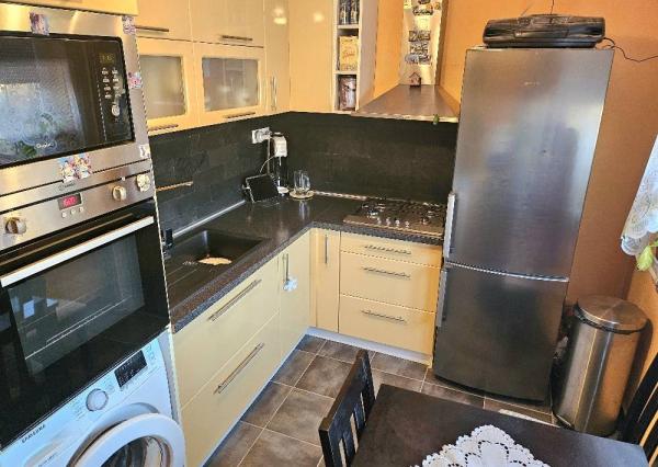 3 izbový byt Bánovce nad Bebravou / CENTRUM / LOGGIA / KOMPLETNÁ REKO