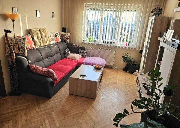 3 izbový byt Bánovce nad Bebravou / CENTRUM / LOGGIA / KOMPLETNÁ REKO