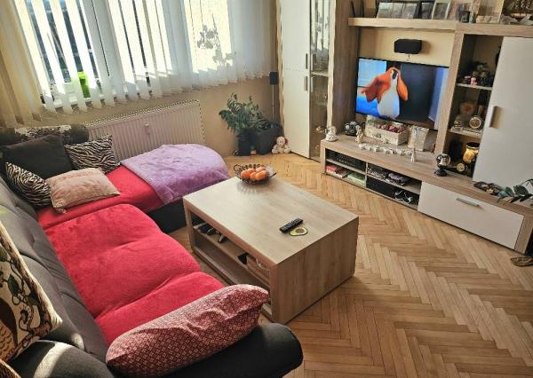 3 izbový byt Bánovce nad Bebravou / CENTRUM / LOGGIA / KOMPLETNÁ REKO