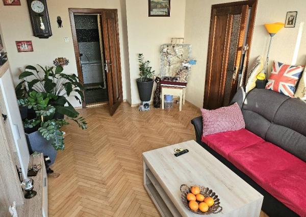 3 izbový byt Bánovce nad Bebravou / CENTRUM / LOGGIA / KOMPLETNÁ REKO