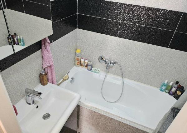 3 izbový byt Bánovce nad Bebravou / CENTRUM / LOGGIA / KOMPLETNÁ REKO