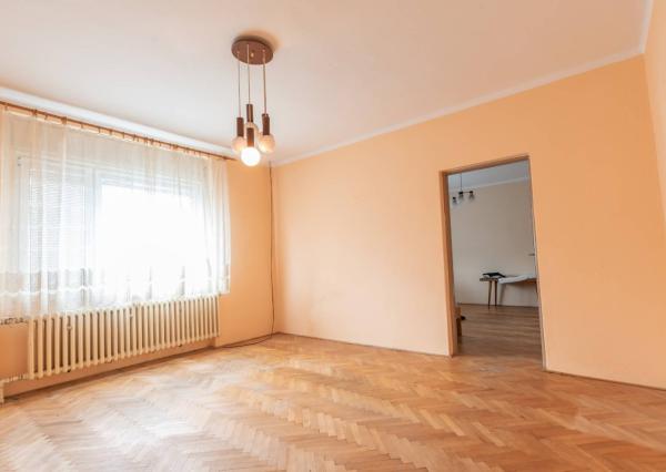 Priestranný rodinný dom s veľkým pozemkom – Bernolákova, Šaľa  