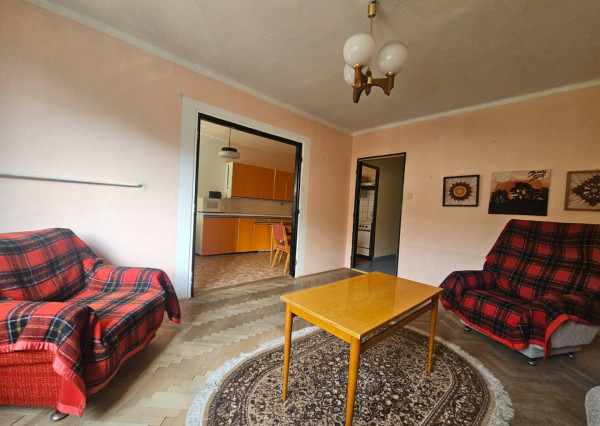 REZERVOVANÝ - Trojizbový byt v kúpeľnom meste Trenčianske Teplice 