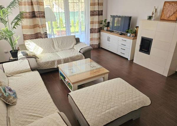 RODINNÝ DOM - PODLUŽANY - 4 IZBOVÝ -148 M2 NA POZEMKU 1049 M2