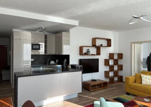 Predám 3 izbový byt Trenčianske Teplice, Terasa a Parkovacie miesto