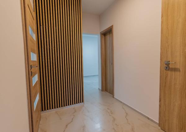 Na predaj novozrekonštruovaný 3-izb. byt s balkónom, 76 m², J. Smreka