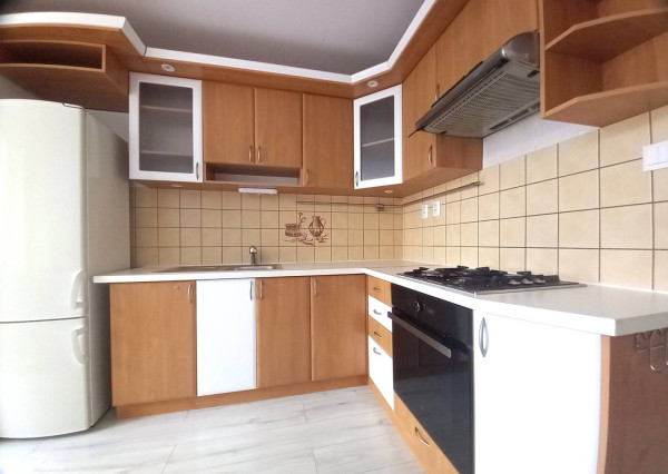 Na prenájom 4 izbový byt v centre Dubnice nad Váhom