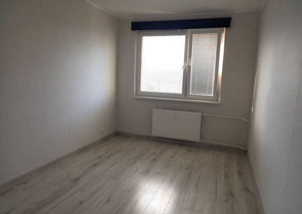 Na prenájom 4 izbový byt v centre Dubnice nad Váhom