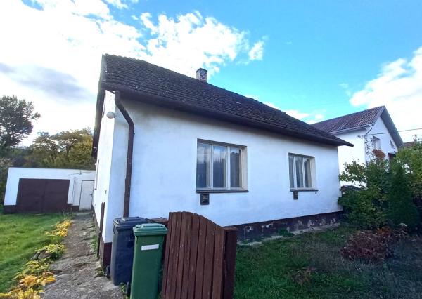 *REZERVOVANÉ* Rodinný dom Nemšová, časť Ľuborča