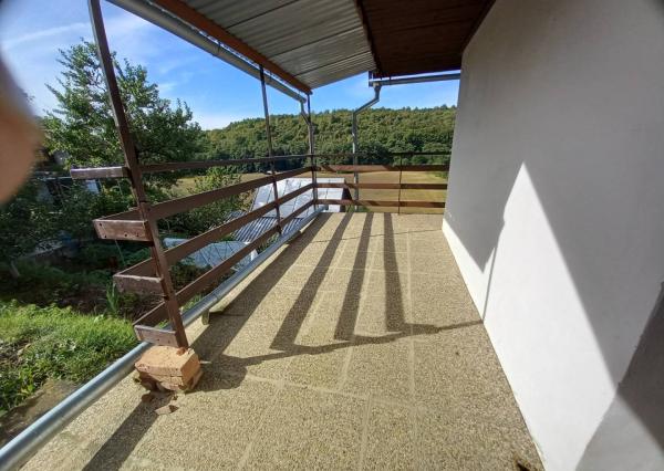 *REZERVOVANÉ* Slnečná záhrada s murovanou chatkou, Nemšová časť Ľuborč