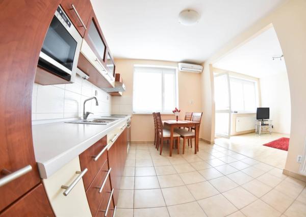 Krásny 2-izbový byt s lodžiou, 75 m², Tomášikova ul, Ružinov, od 02/26