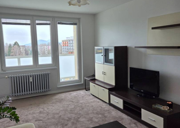 Na prenájom 1 izbový byt Dubnica nad Váhom 45 m2