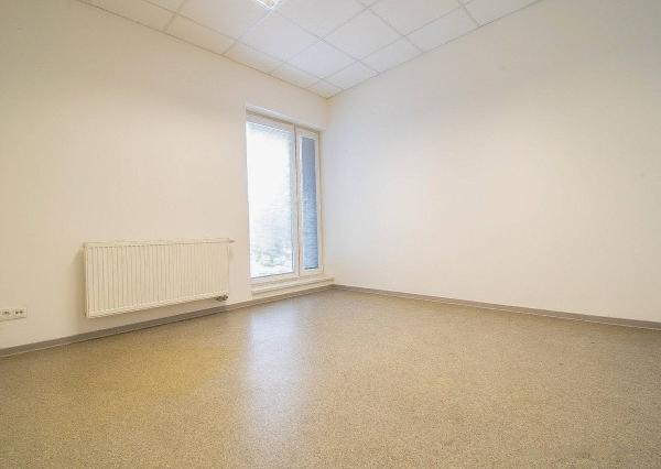 Na prenájom kancelária  15 m²,  v novostavbe, Odborárska ulica, voľná