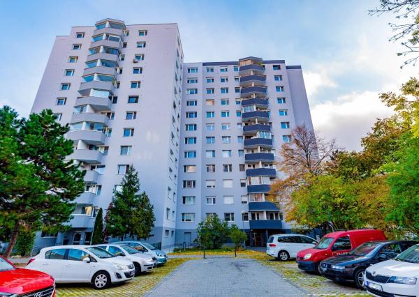 Na predaj novozrekonštruovaný 3-izb. byt s balkónom, 76 m², J. Smreka