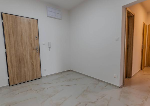 Na predaj novozrekonštruovaný 3-izb. byt s balkónom, 76 m², J. Smreka