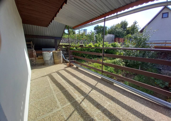 *REZERVOVANÉ* Slnečná záhrada s murovanou chatkou, Nemšová časť Ľuborč