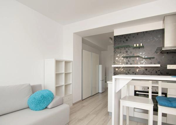 Garsónka s franc. balkónom 23 m², Vietnamská ul, od 01/26