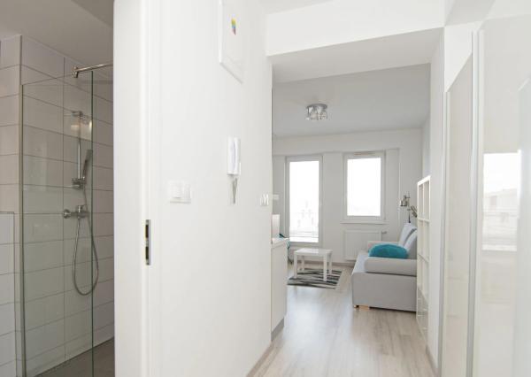 Garsónka s franc. balkónom 23 m², Vietnamská ul, od 01/26