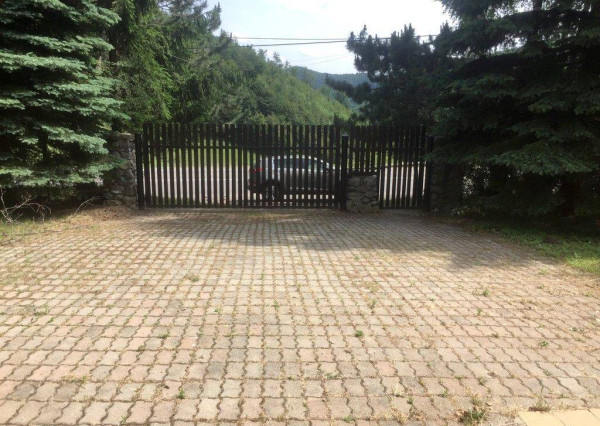 Chalupa v krásnom prostredí, Valaská Belá