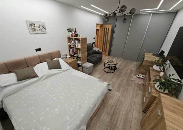 4 izbový byt Bánovce nad Bebravou/CENTRUM-STRED/83 m2/PIVNICA