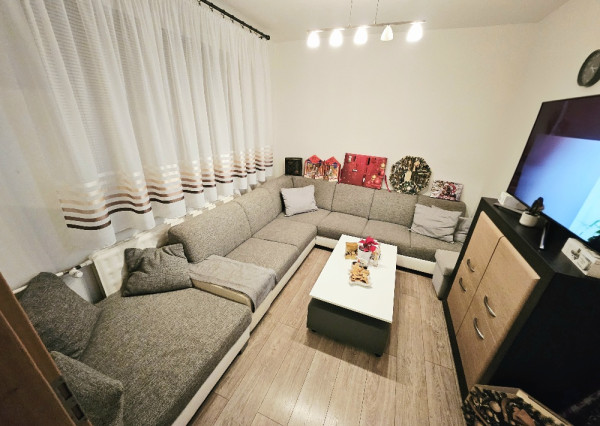 4 izbový byt Bánovce nad Bebravou/CENTRUM-STRED/83 m2/PIVNICA