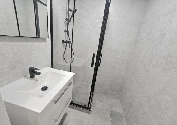 3 izbový byt Bánovce nad Bebravou/CENTRUM/65 m2/BALKÓN/PIVNICA