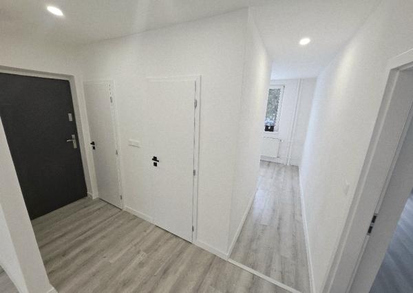 3 izbový byt Bánovce nad Bebravou/CENTRUM/65 m2/BALKÓN/PIVNICA