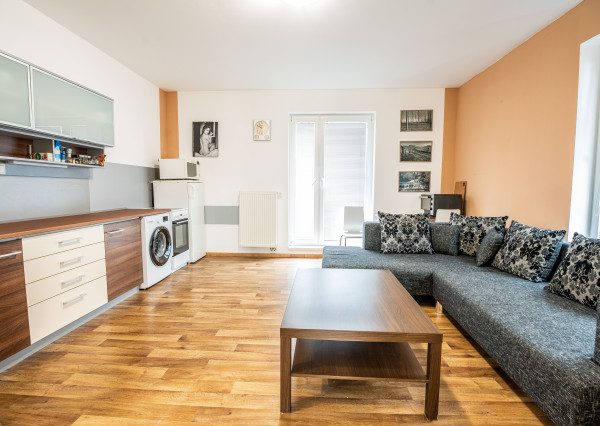 Na prenájom 2-izbový byt, 47 m², Odborárska ul., ihneď voľný