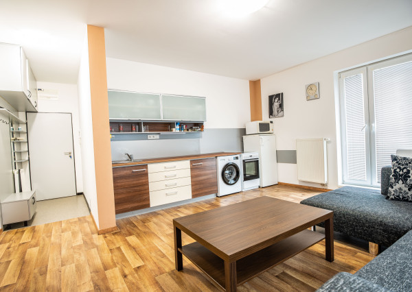 Na prenájom 2-izbový byt, 47 m², Odborárska ul., ihneď voľný