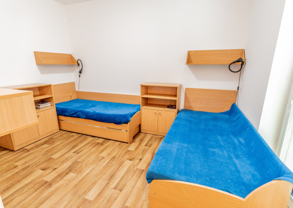 Na prenájom 2-izbový byt, 47 m², Odborárska ul., ihneď voľný