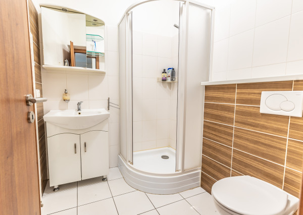 Na prenájom 2-izbový byt, 47 m², Odborárska ul., ihneď voľný