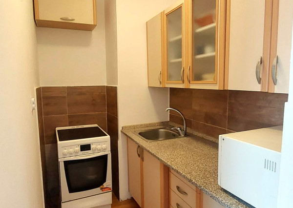 Slnečný 1 izb. byt Piešťany, praktická poloha, kúpou voľný